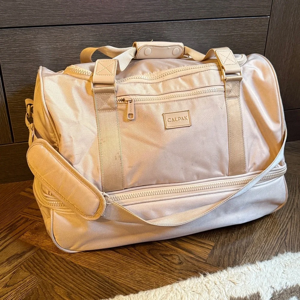 Calpak Stevyn Duffle in Dune - Picture 8 of 11